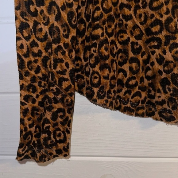 PILCRO Anthropologie Leopard Animal Print Long SleeveThermal Boho Artsy Top XS - Picture 5 of 7